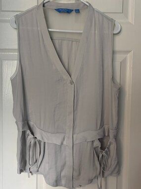 Simply Vera Vera Wang Sheer Gray Top Womens Size L Sleeveless Pockets